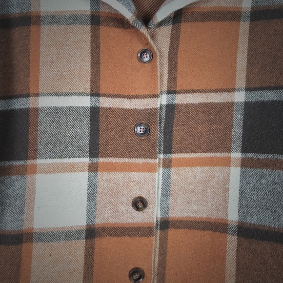 ROMANTIC HUT WOMEN'S PLAID SHACKET. - Picture 6 of 7